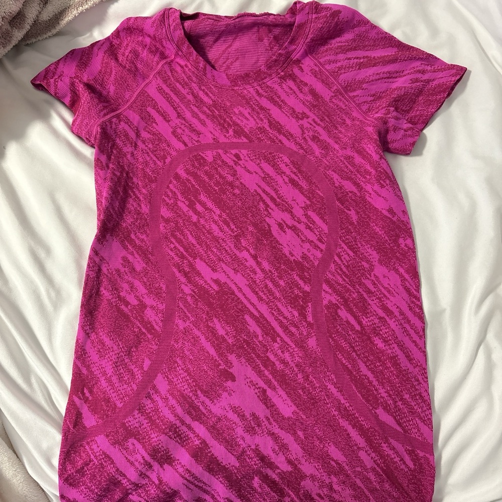 lululemon athletica Vibrant Pink Short Sleeve Tee